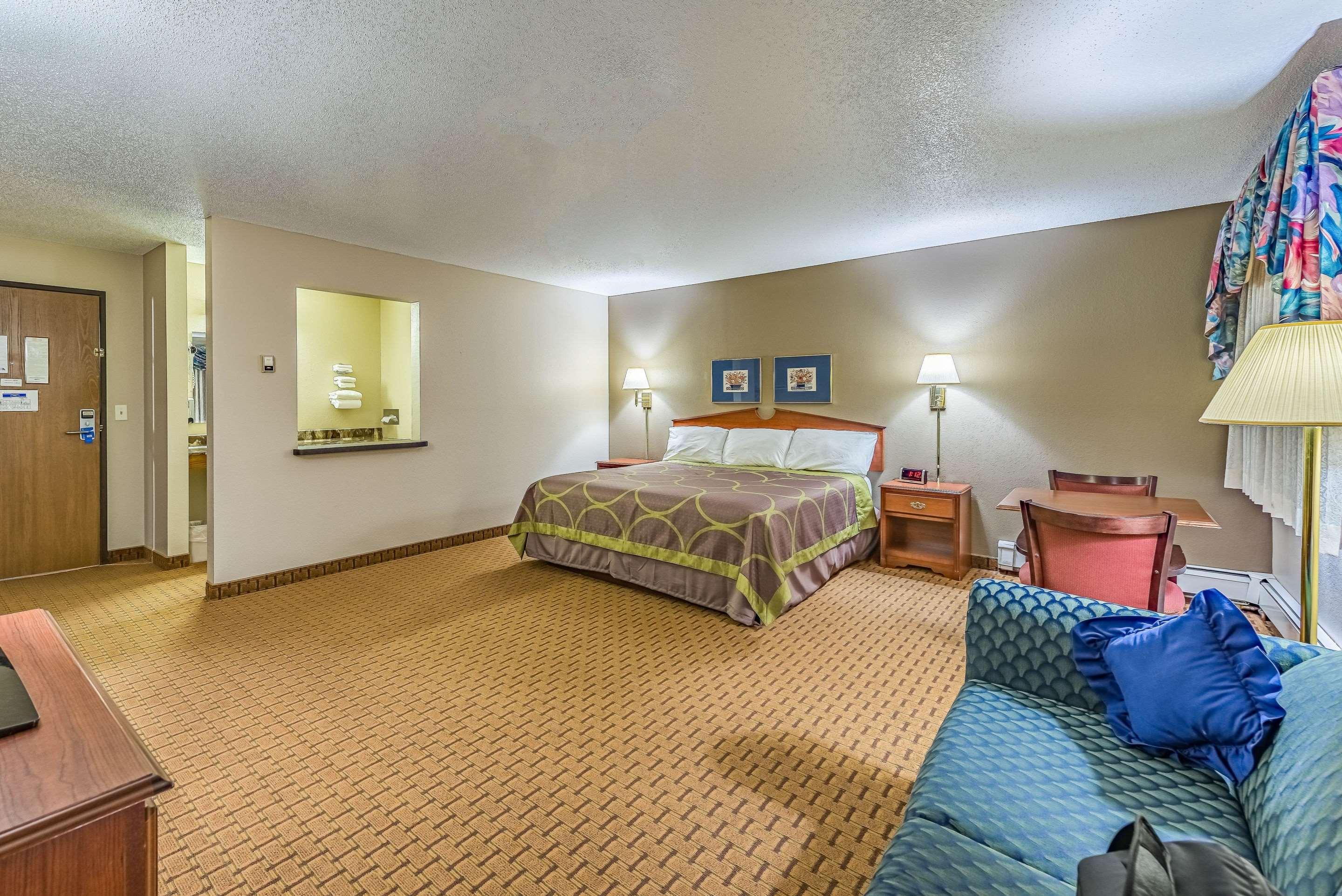 Rodeway Inn Saint Joseph Exterior photo